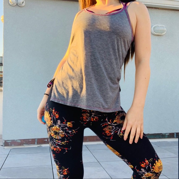 Athleta Build-in Bra Sports Cross Straps Top Kink - Picture 10 of 15